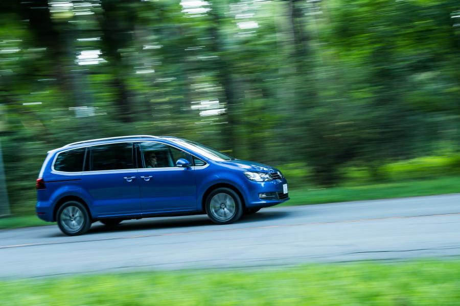  Volkswagen Sharan 2015 года  (JP) (фото 10 из 16)